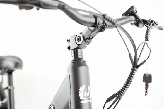 Rower elektryczny trekkingowy 700C 28 cali aluminiowy rama 18 cala M 10.4Ah