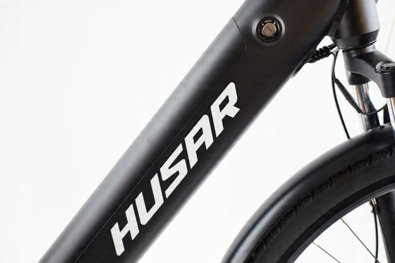 Rower elektryczny trekkingowy 700C 28 cali aluminiowy rama 18 cala M 10.4Ah